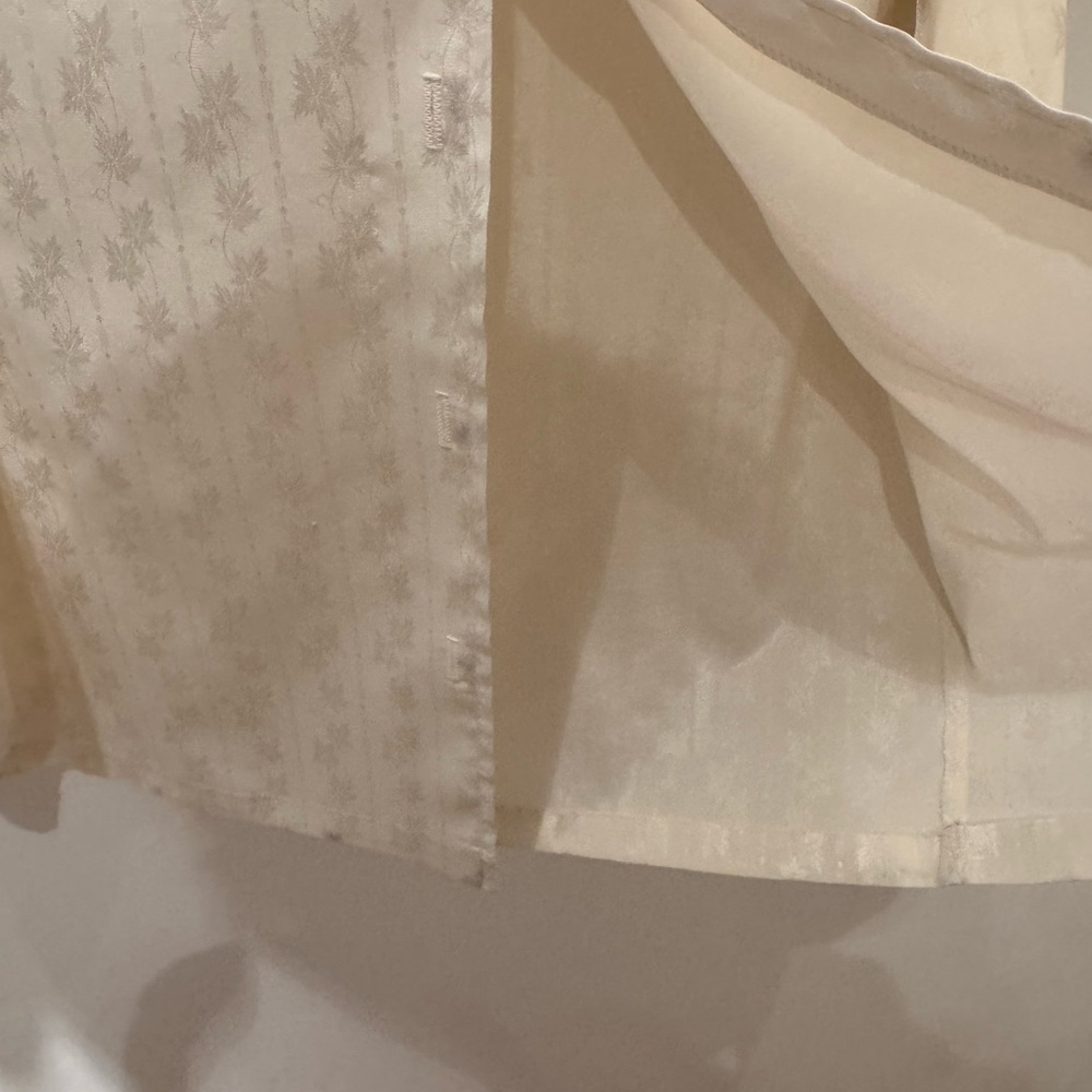 VINTAGE Oscar de la Renta Elegant Cream Blouse. Fits like a 10. - Picture 7 of 9